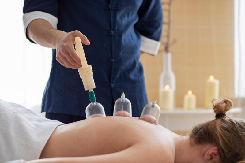 Massagem Relaxante com Ventosaterapia: Benefícios e Como Funciona
