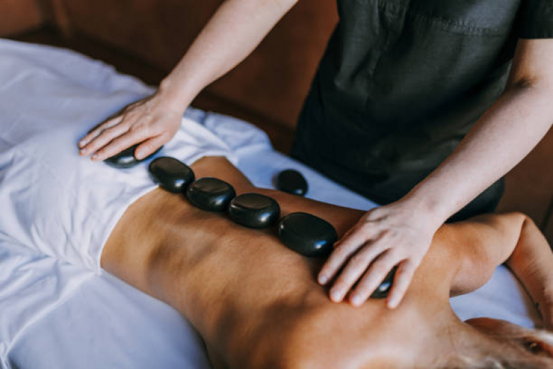 Massagem de Pedras Quentes Encontrar Funcionários - Pedras para Massagens Relaxantes