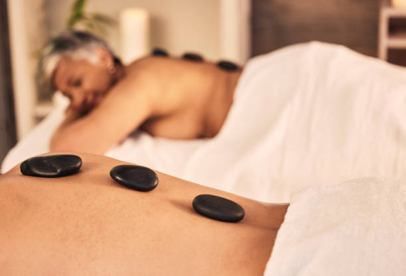 Tratamento de Massagem com Pedra Estoril - Terapia com Pedras Quentes