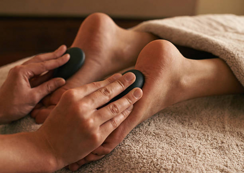 Tratamento de Terapia com Pedras Oitis - Massagem de Pedras Quentes